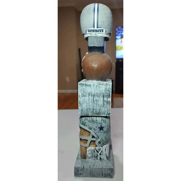 Dallas Cowboys NFL 15 Inch Tiki Totem Pole Statue - Picture 2 of 9
